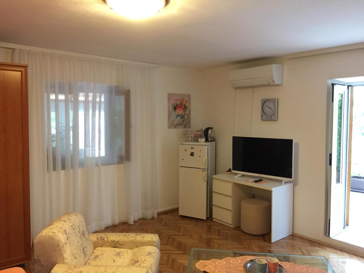 Apartmani Rukonic Aleksandar Нерезине Екстериор снимка